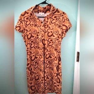 Tan fitted dress with hearts
